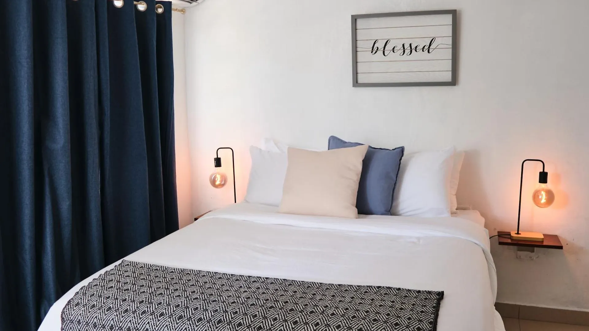 The Pelican Poshtel San Juan