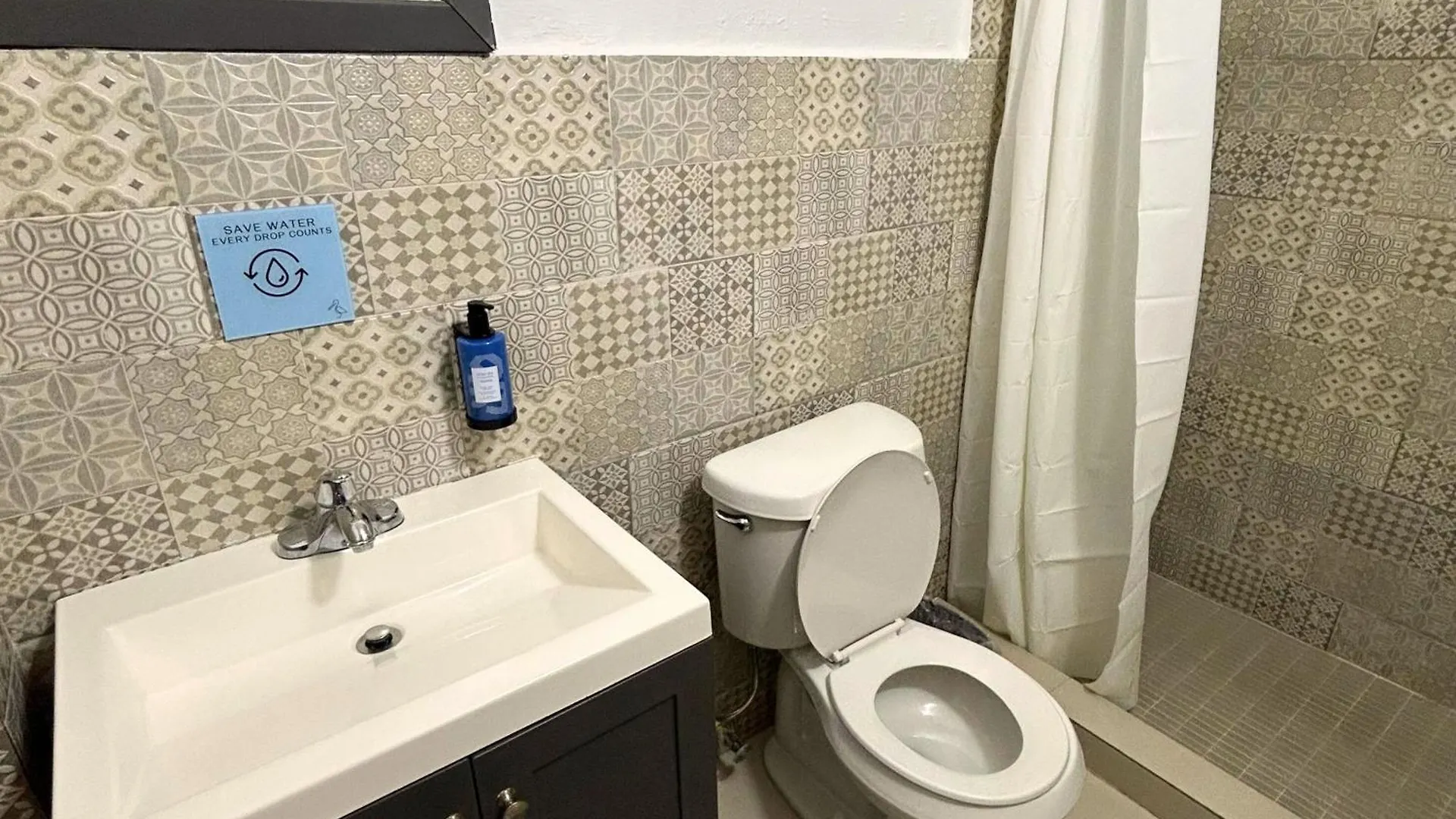 The Pelican Poshtel San Juan Guest house